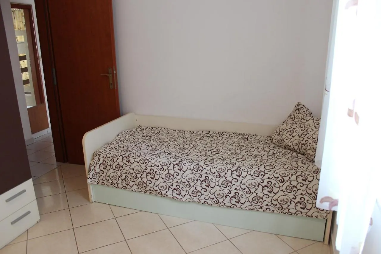 Apartment Anna Нови-Винодолски
