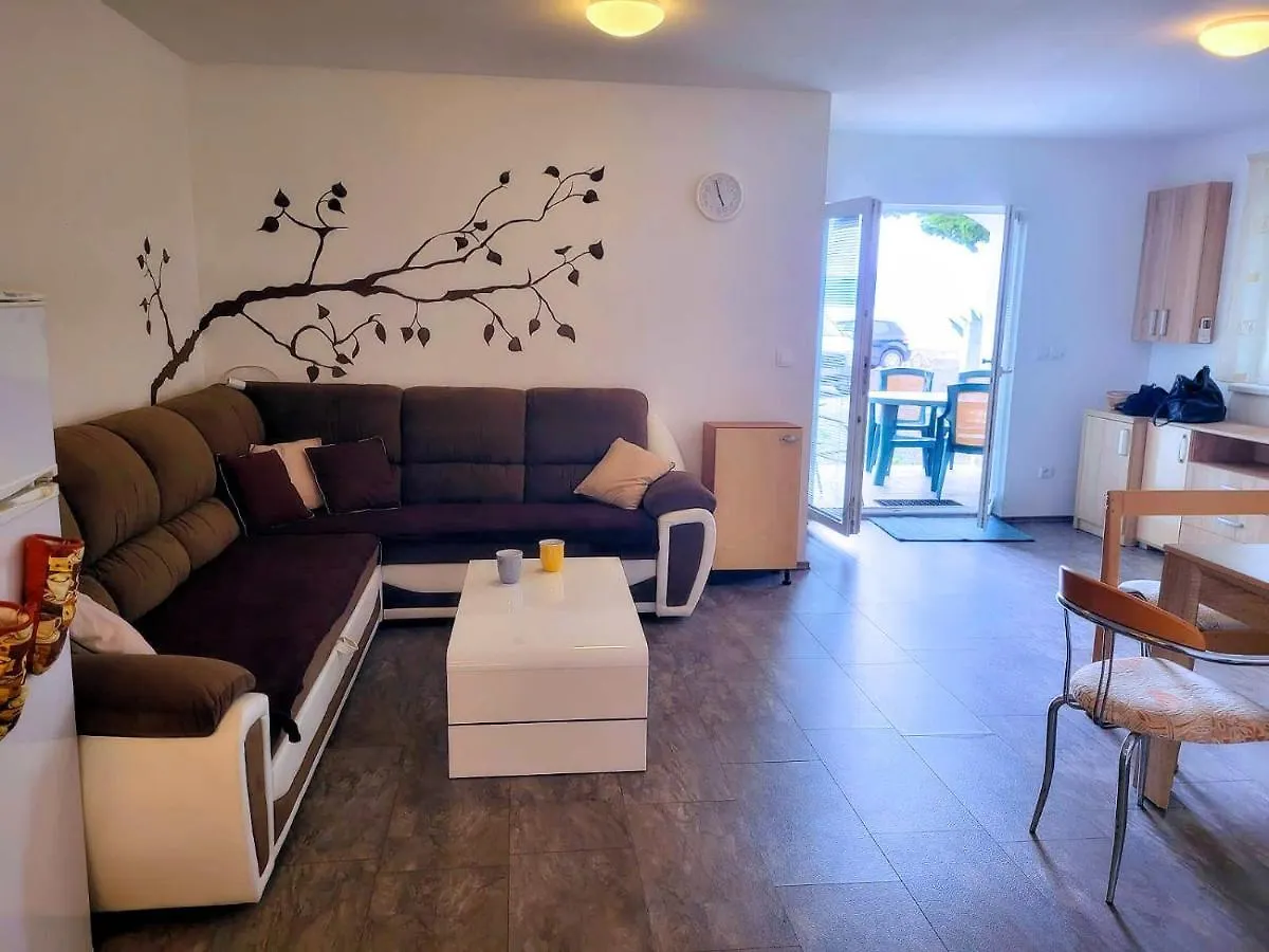 Apartment Anna Novi Vinodolski